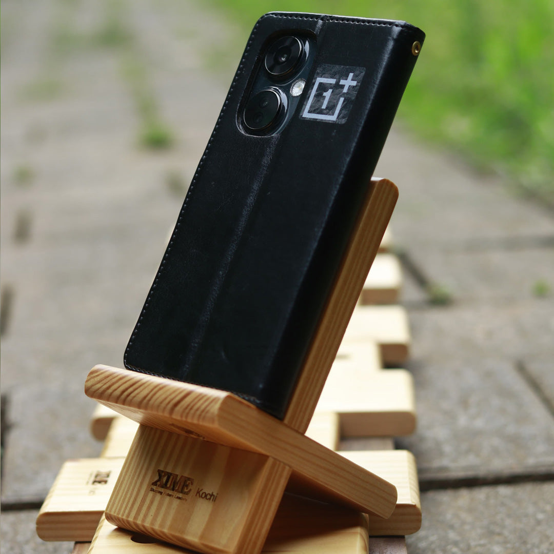 English Pinewood Mobile Stand – Detachable & Eco-Friendly