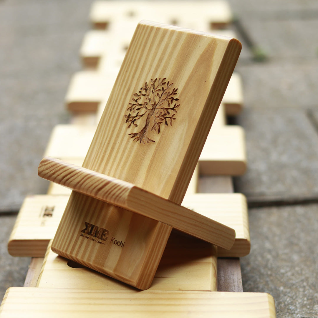 English Pinewood Mobile Stand – Detachable & Eco-Friendly