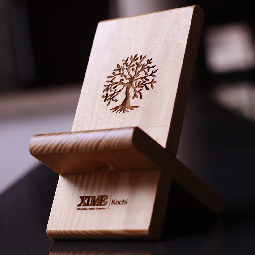 English Pinewood Mobile Stand – Detachable & Eco-Friendly